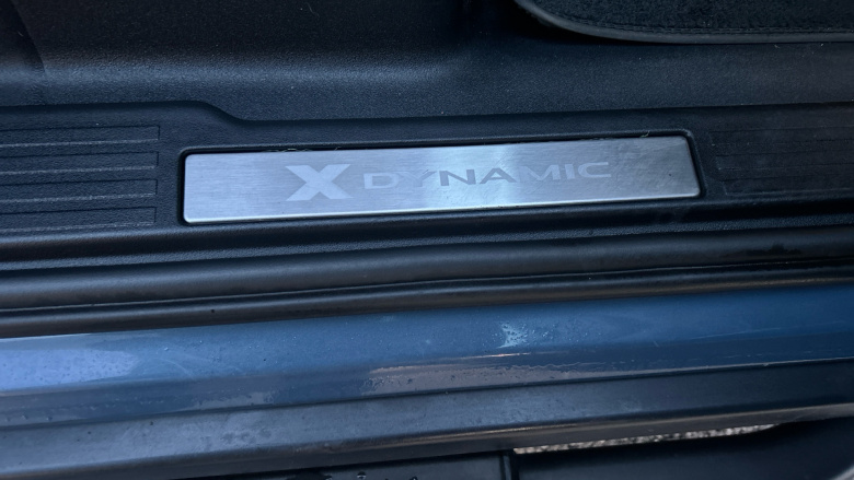 Land Rover Defender 3.0 D250 X-Dynamic SE 90 3dr Auto Diesel Estate